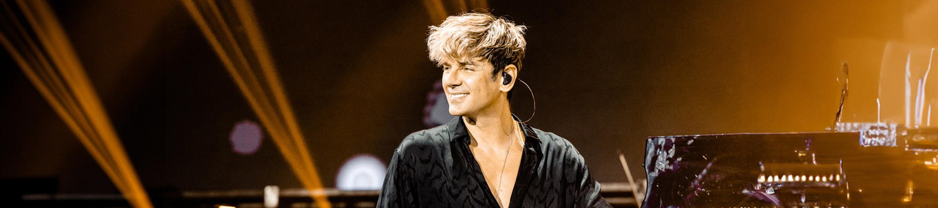 Maksim Segmenti Världsturné – Piano crossover-show