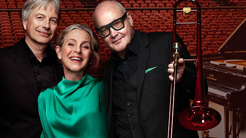 Två och en Steinway – Helen Sjöholm, Nils Landgren och Jan Lundgren